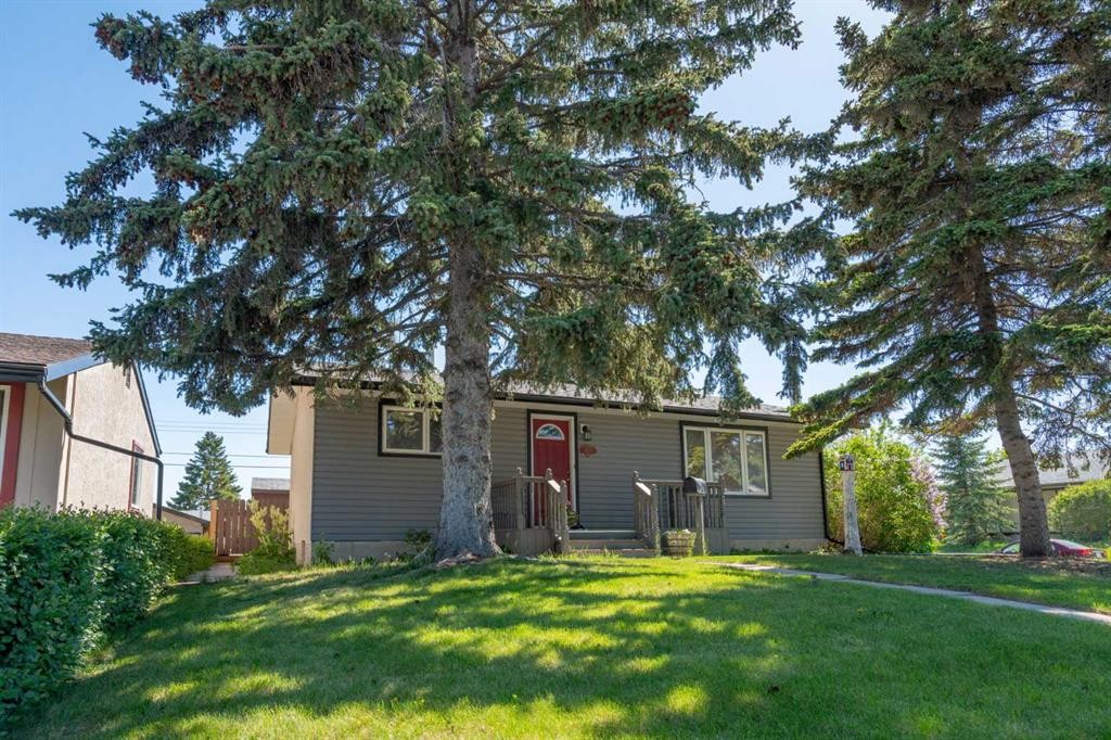 4609 Marcombe Way Ne, Calgary, AB - Outdoor