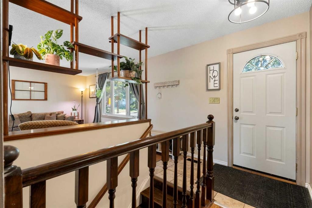 4609 Marcombe Way Ne, Calgary, AB - Indoor Photo Showing Other Room