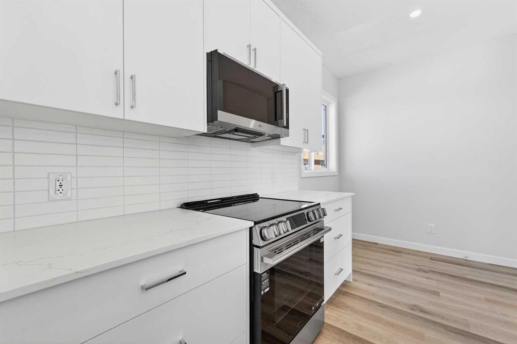 828-132 Red Embers Link Ne, Calgary, AB - Indoor Photo Showing Kitchen