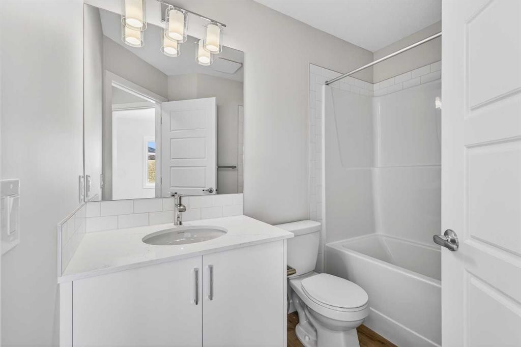 828-132 Red Embers Link Ne, Calgary, AB - Indoor Photo Showing Bathroom