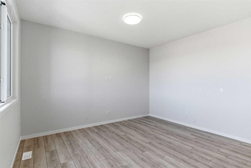 623 Buffaloberry Manor Se, Calgary, AB - Indoor Photo Showing Other Room