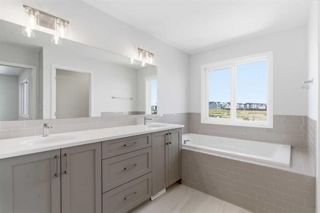 623 Buffaloberry Manor Se, Calgary, AB - Indoor Photo Showing Bathroom