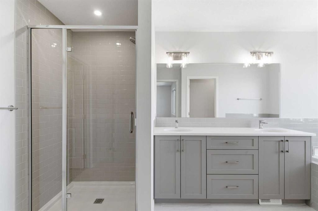 623 Buffaloberry Manor Se, Calgary, AB - Indoor Photo Showing Bathroom
