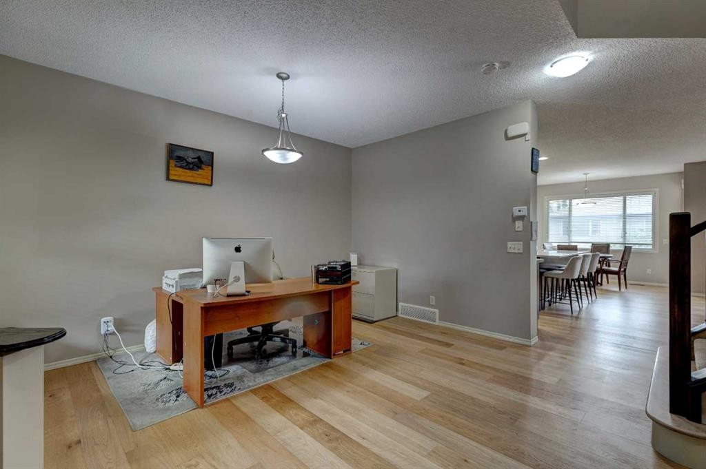 587 Everbrook Way Sw, Calgary, AB - Indoor