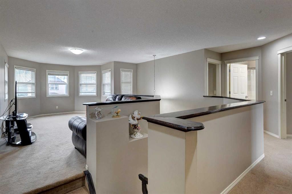 587 Everbrook Way Sw, Calgary, AB - Indoor Photo Showing Other Room