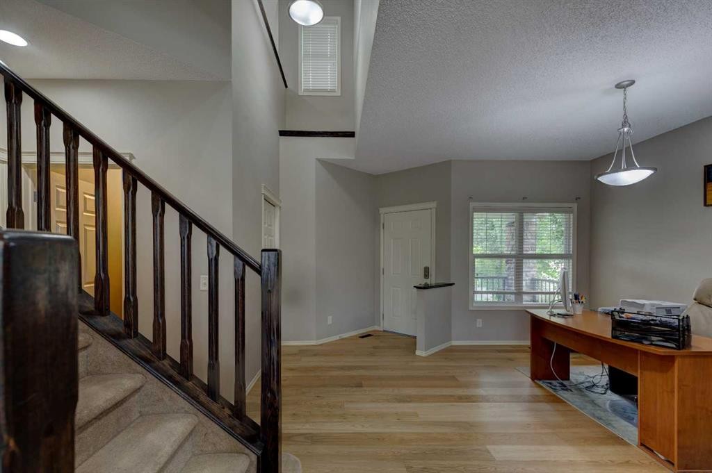 587 Everbrook Way Sw, Calgary, AB - Indoor