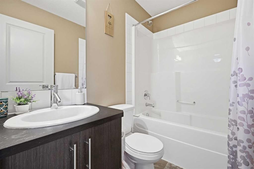 338 Skyview Ranch Road Ne, Calgary, AB - Indoor Photo Showing Bathroom