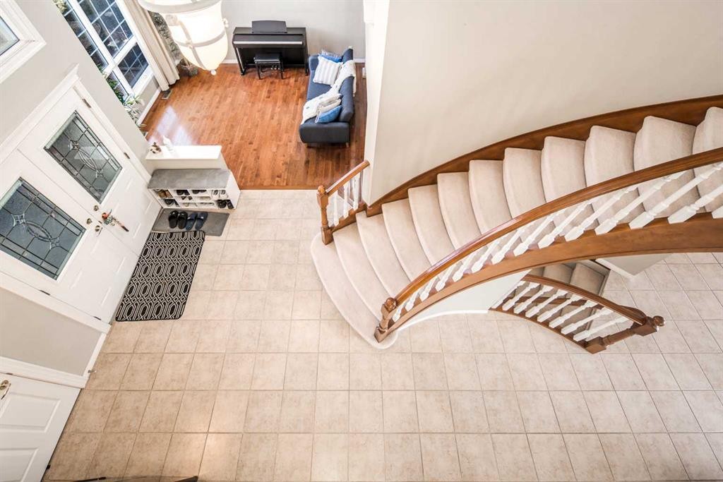 143 Hamptons Terrace Nw, Calgary, AB - Indoor Photo Showing Other Room
