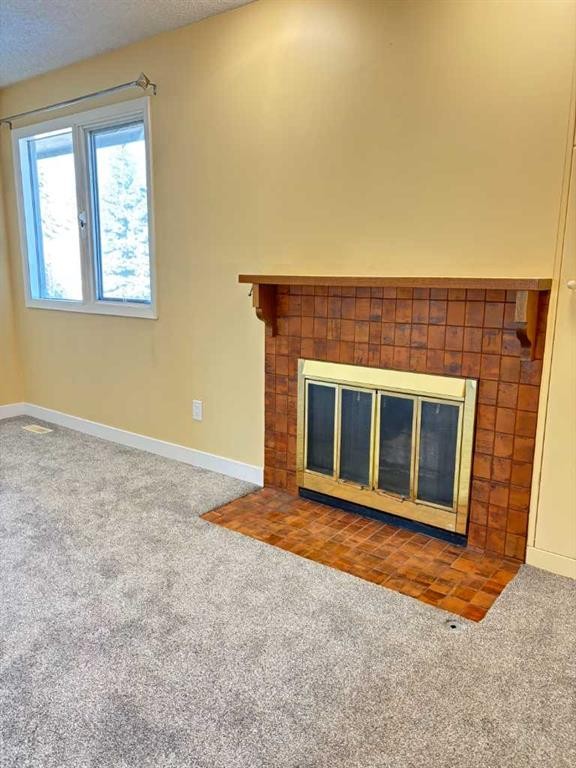 44 Edgemont Estates Road Nw, Calgary, AB - Indoor Photo Showing Kitchen With Double Sink