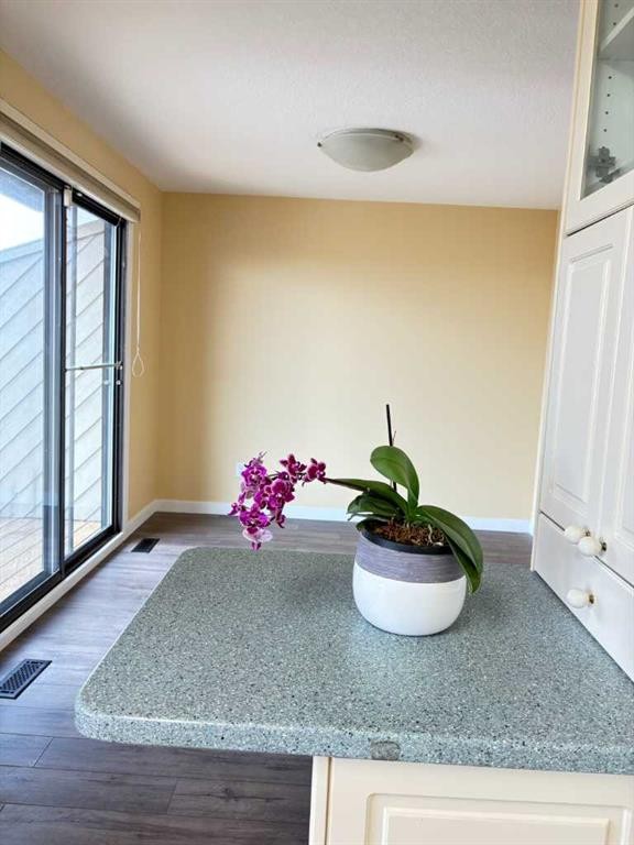 44 Edgemont Estates Road Nw, Calgary, AB - Indoor Photo Showing Kitchen With Stainless Steel Kitchen