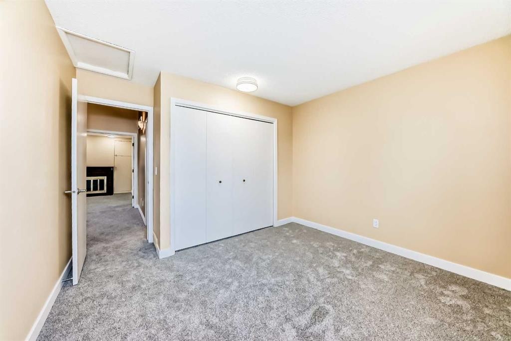 44 Edgemont Estates Road Nw, Calgary, AB - Indoor Photo Showing Other Room