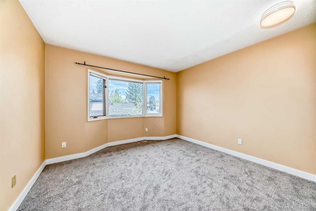 44 Edgemont Estates Road Nw, Calgary, AB - Indoor Photo Showing Other Room