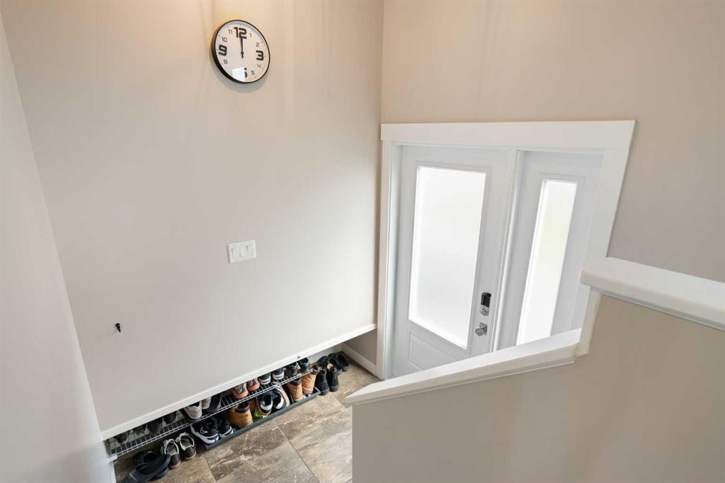 142 Winston Drive Sw, Calgary, AB - Indoor Photo Showing Other Room