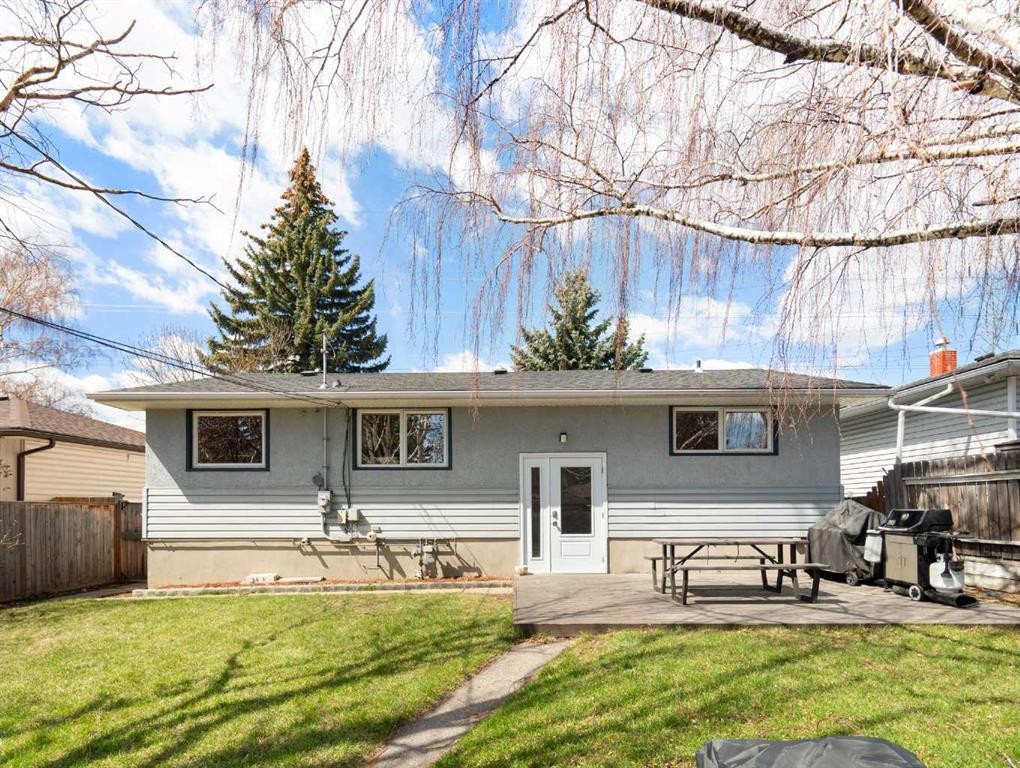 142 Winston Drive Sw, Calgary, AB - Outdoor