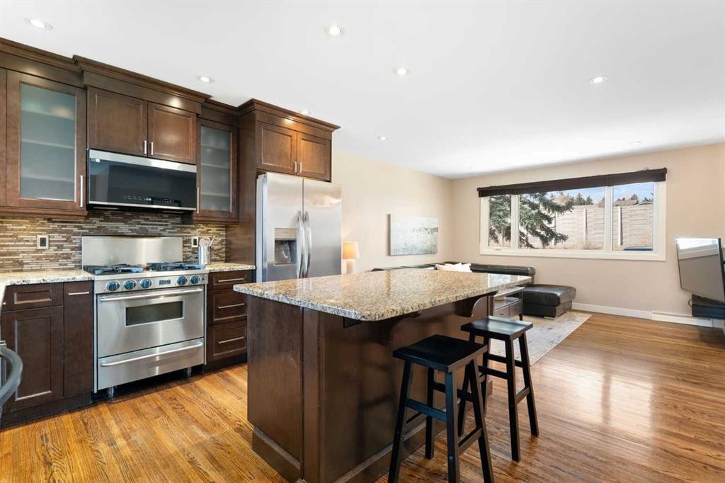 142 Winston Drive Sw, Calgary, AB - Indoor Photo Showing Kitchen With Upgraded Kitchen