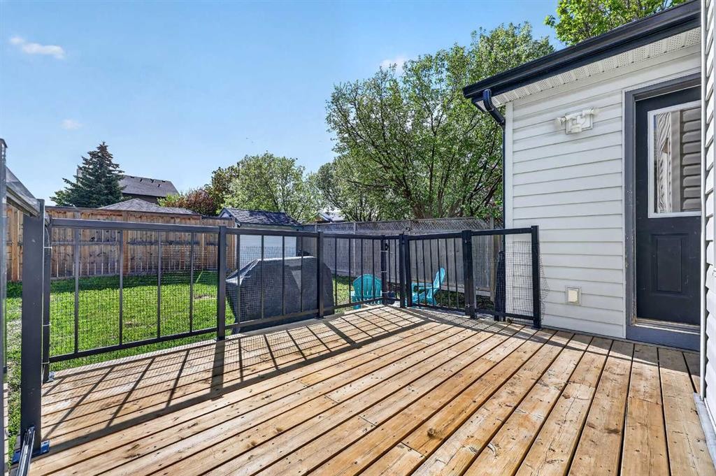 988 Prestwick Circle Se, Calgary, AB - Outdoor With Deck Patio Veranda With Exterior