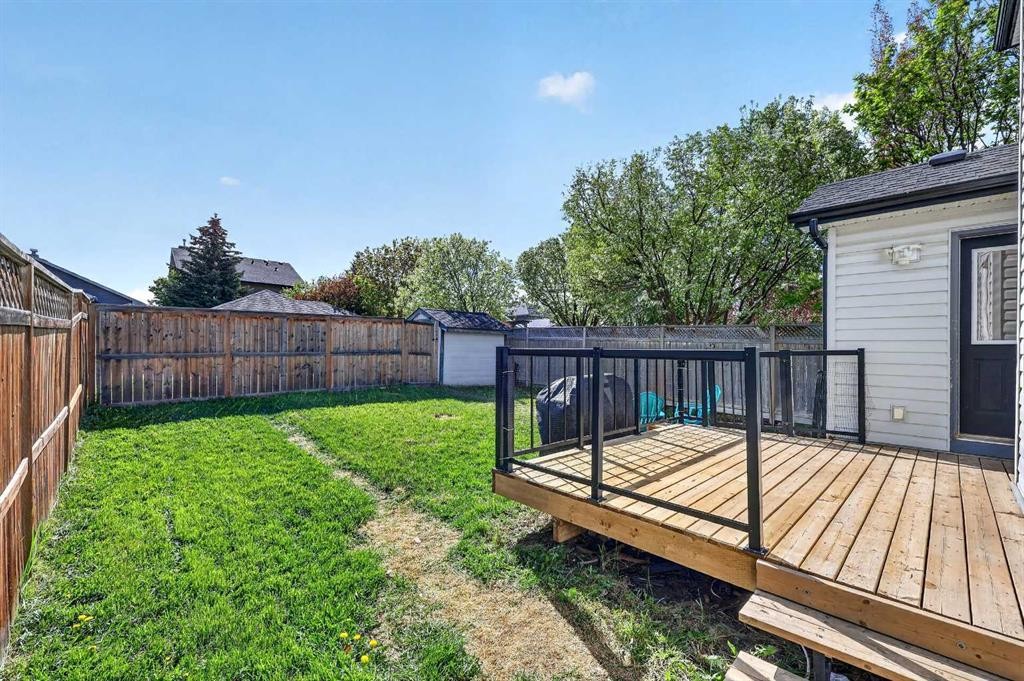 988 Prestwick Circle Se, Calgary, AB - Outdoor