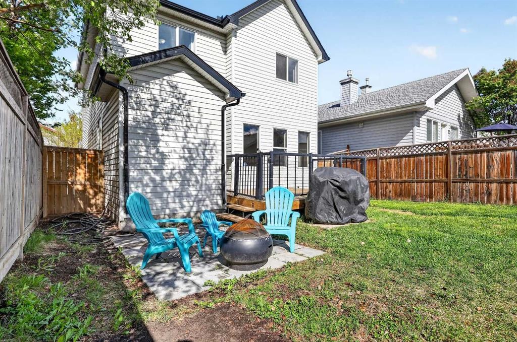 988 Prestwick Circle Se, Calgary, AB - Outdoor With Exterior