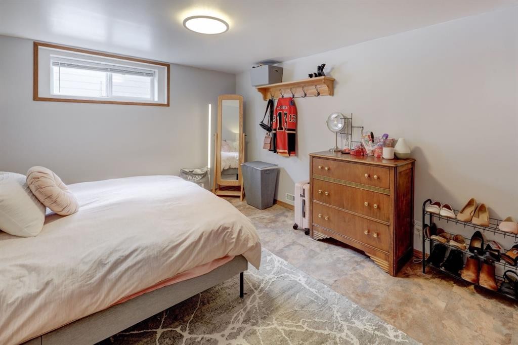 3432 3 Avenue Nw, Calgary, AB - Indoor Photo Showing Bedroom