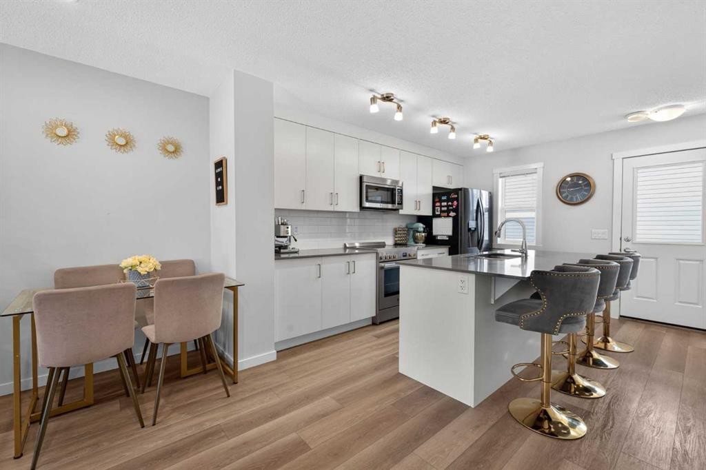 340 Cranbrook Square Se, Calgary, AB - Indoor