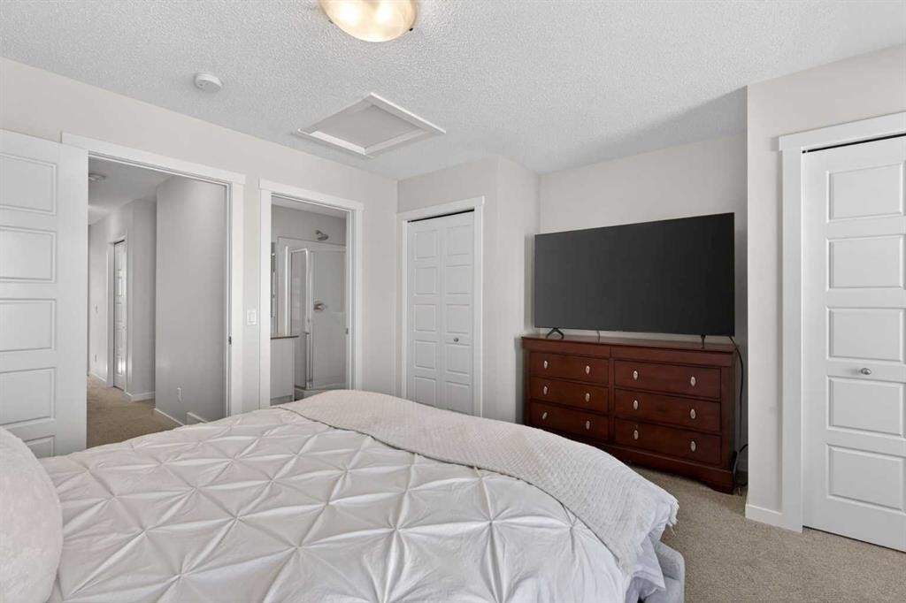 340 Cranbrook Square Se, Calgary, AB - Indoor Photo Showing Bedroom