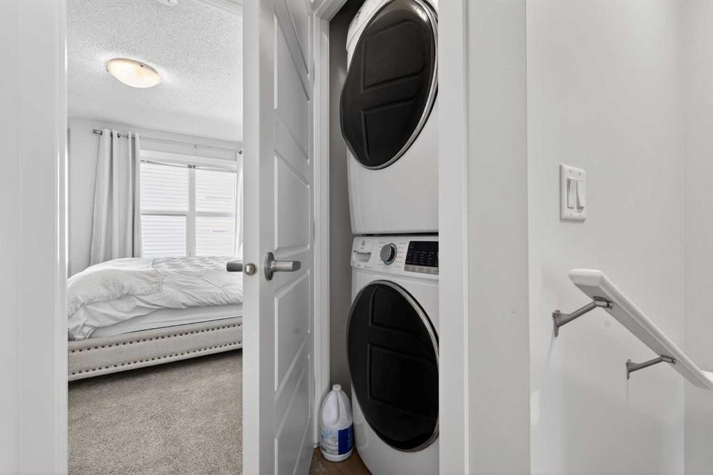 340 Cranbrook Square Se, Calgary, AB - Indoor Photo Showing Laundry Room