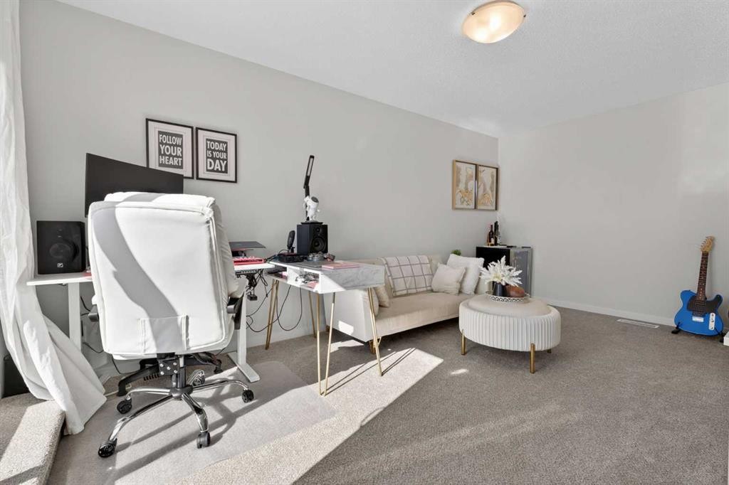 340 Cranbrook Square Se, Calgary, AB - Indoor