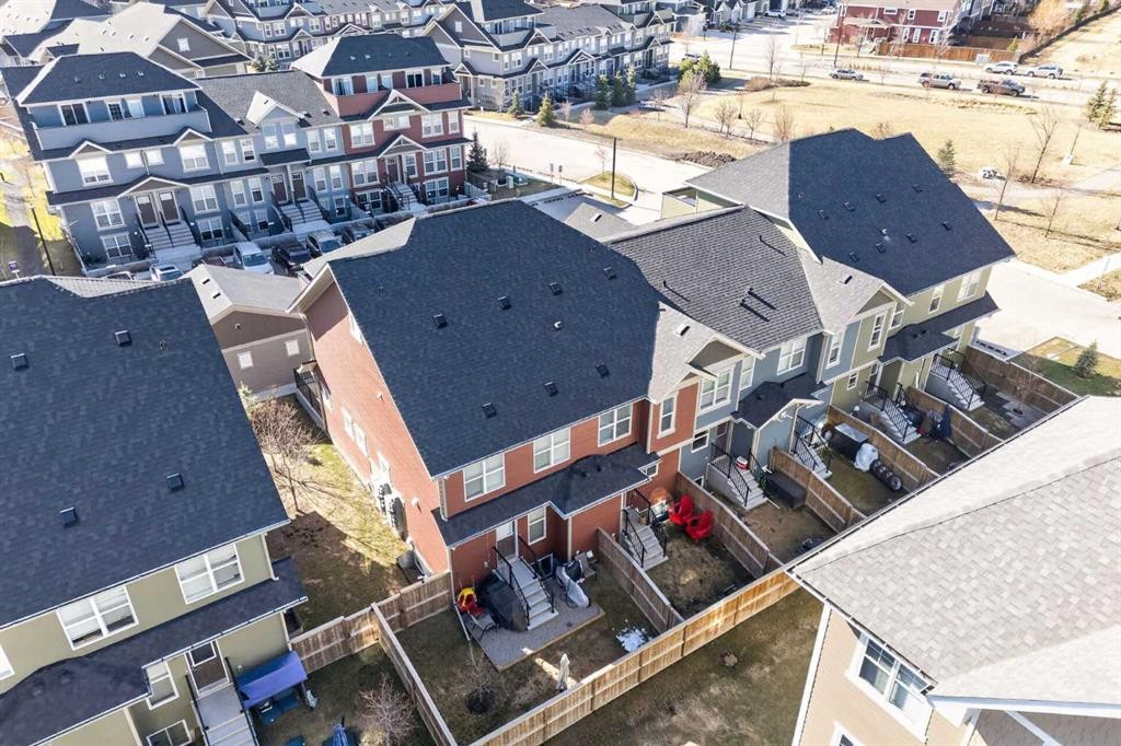 340 Cranbrook Square Se, Calgary, AB - Outdoor
