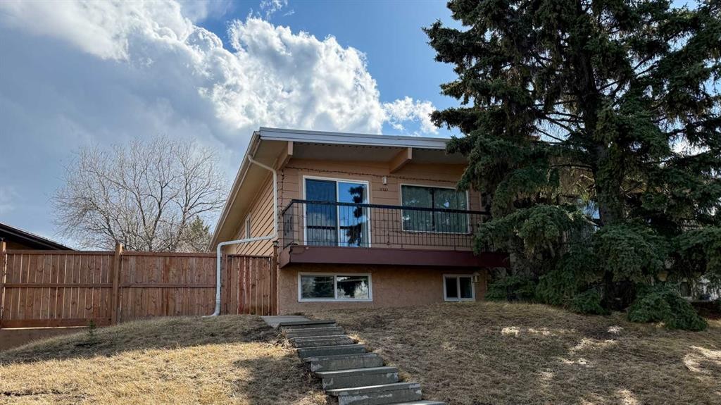 11723 Canfield Road Sw, Calgary, AB - Outdoor