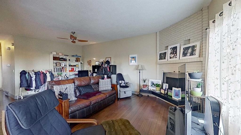 11723 Canfield Road Sw, Calgary, AB - Indoor