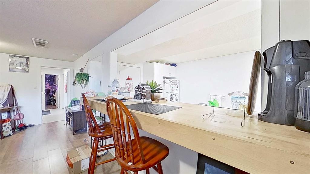 11723 Canfield Road Sw, Calgary, AB - Indoor