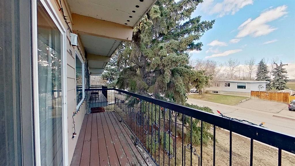 11723 Canfield Road Sw, Calgary, AB - Outdoor With Balcony With Exterior