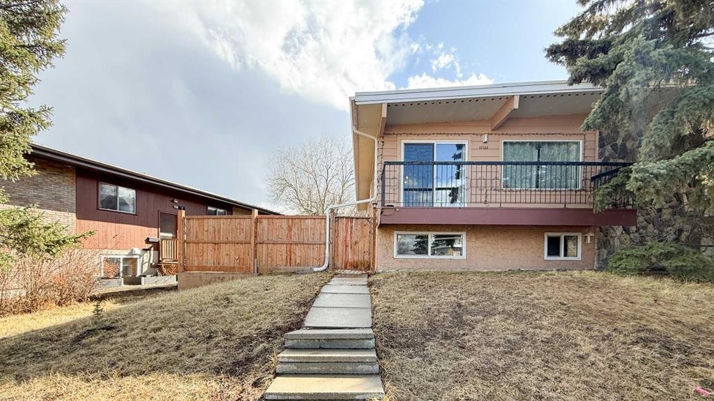 11723 Canfield Road Sw, Calgary, AB - Outdoor