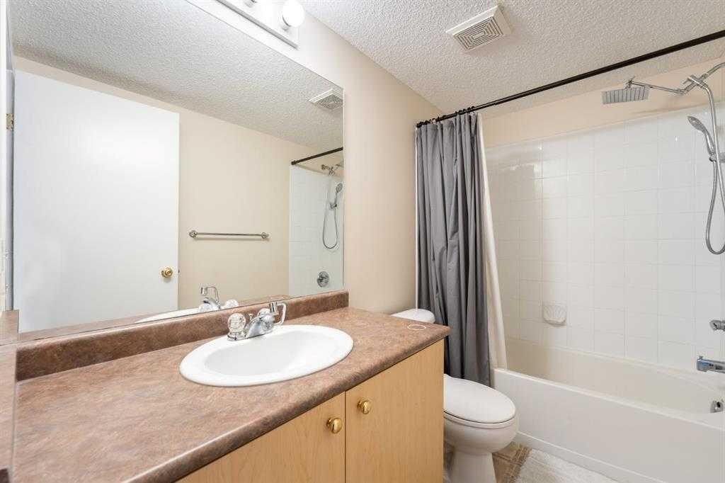 1406-12 Cimarron Common, Okotoks, AB - Indoor Photo Showing Bathroom