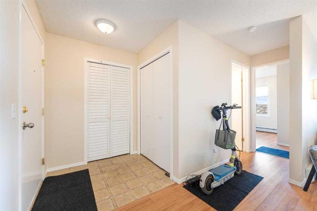 1406-12 Cimarron Common, Okotoks, AB - Indoor Photo Showing Gym Room