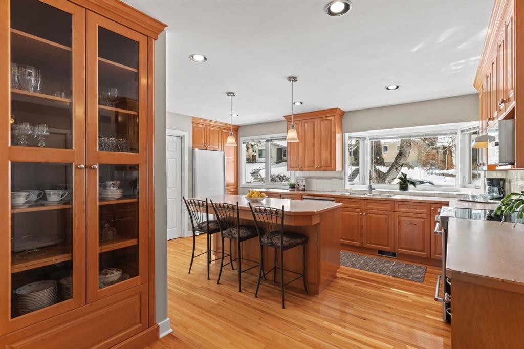 1334 Hamilton Street Nw, Calgary, AB - Indoor