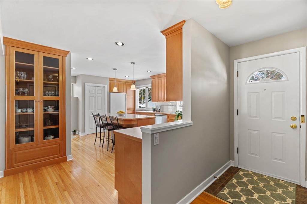 1334 Hamilton Street Nw, Calgary, AB - Indoor Photo Showing Other Room