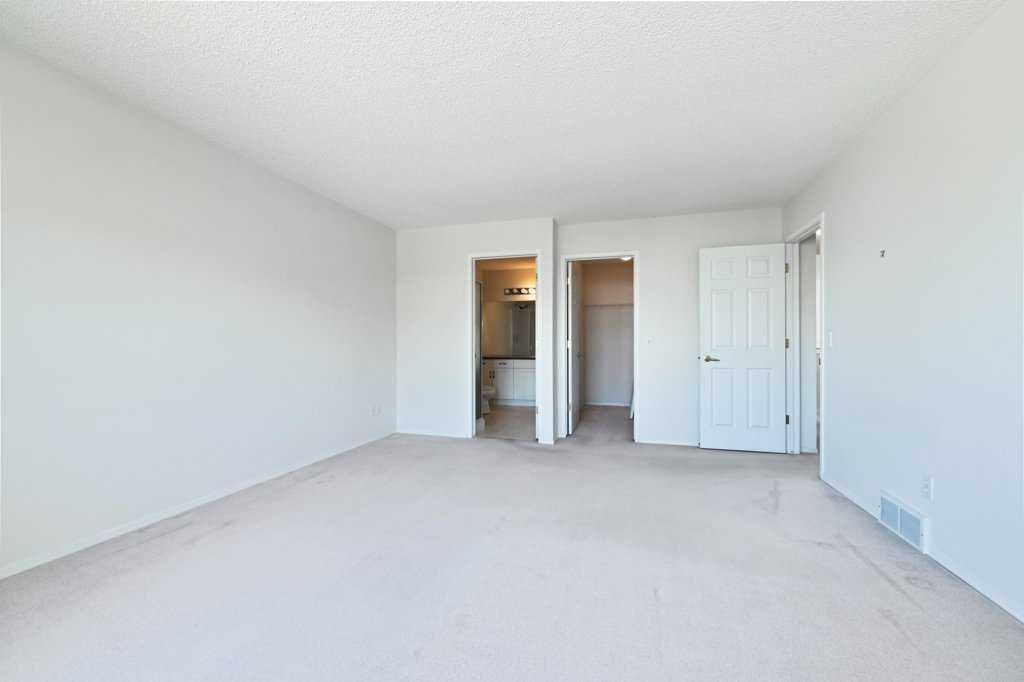184 Valley Ridge Heights Nw, Calgary, AB - Indoor Photo Showing Other Room