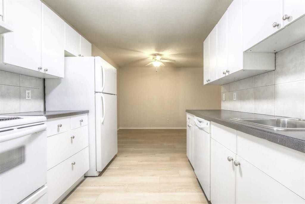 102-626 2 Avenue Ne, Calgary, AB - Indoor Photo Showing Kitchen