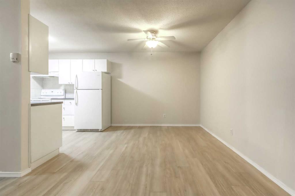 102-626 2 Avenue Ne, Calgary, AB - Indoor Photo Showing Kitchen
