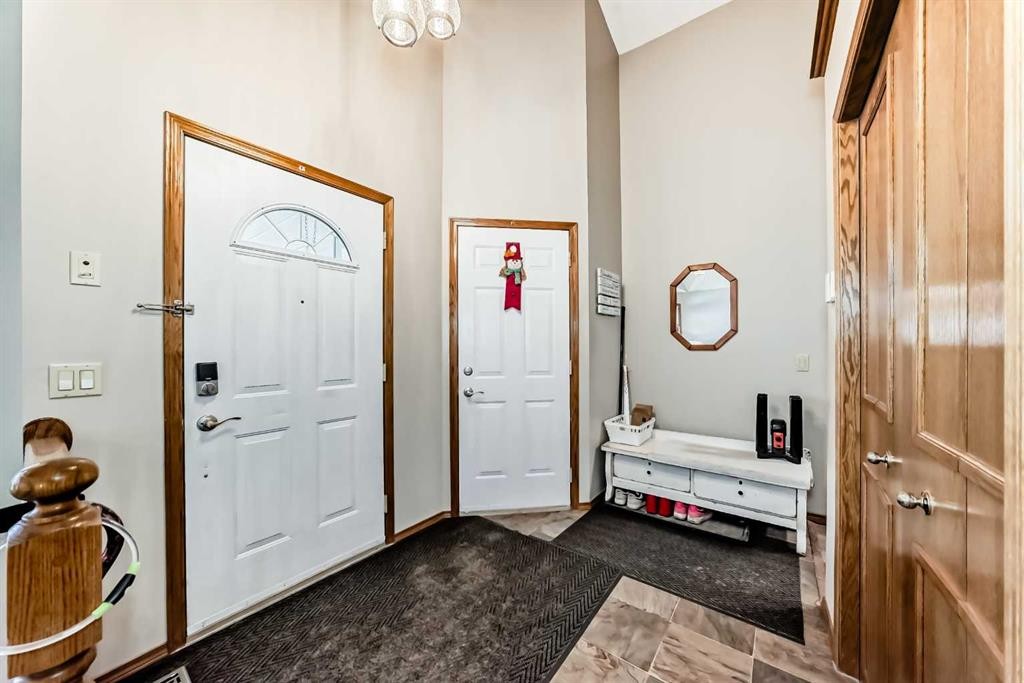 36 Shannon Road Sw, Calgary, AB - Indoor Photo Showing Other Room