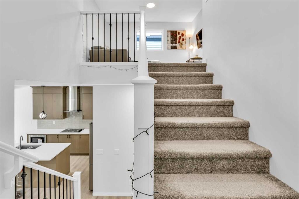 312 Edith Place Nw, Calgary, AB - Indoor Photo Showing Other Room