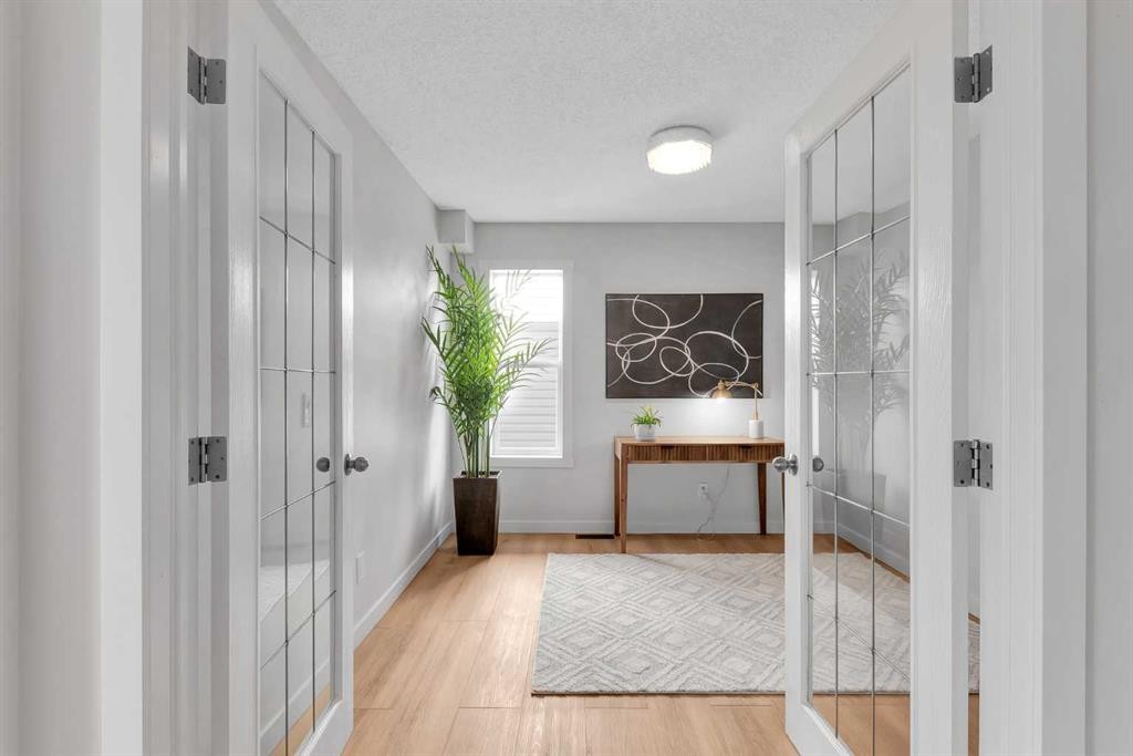214 Royal Birch View Nw, Calgary, AB - Indoor Photo Showing Other Room