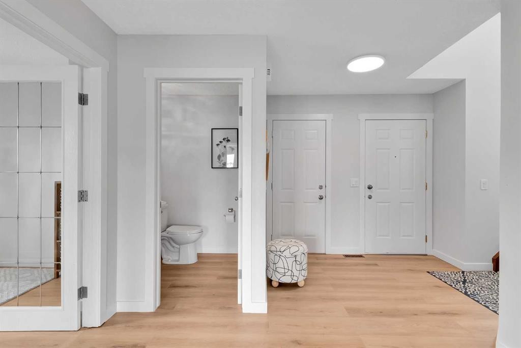 214 Royal Birch View Nw, Calgary, AB - Indoor Photo Showing Other Room
