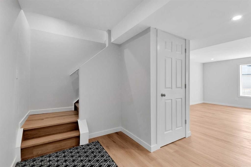 214 Royal Birch View Nw, Calgary, AB - Indoor Photo Showing Other Room