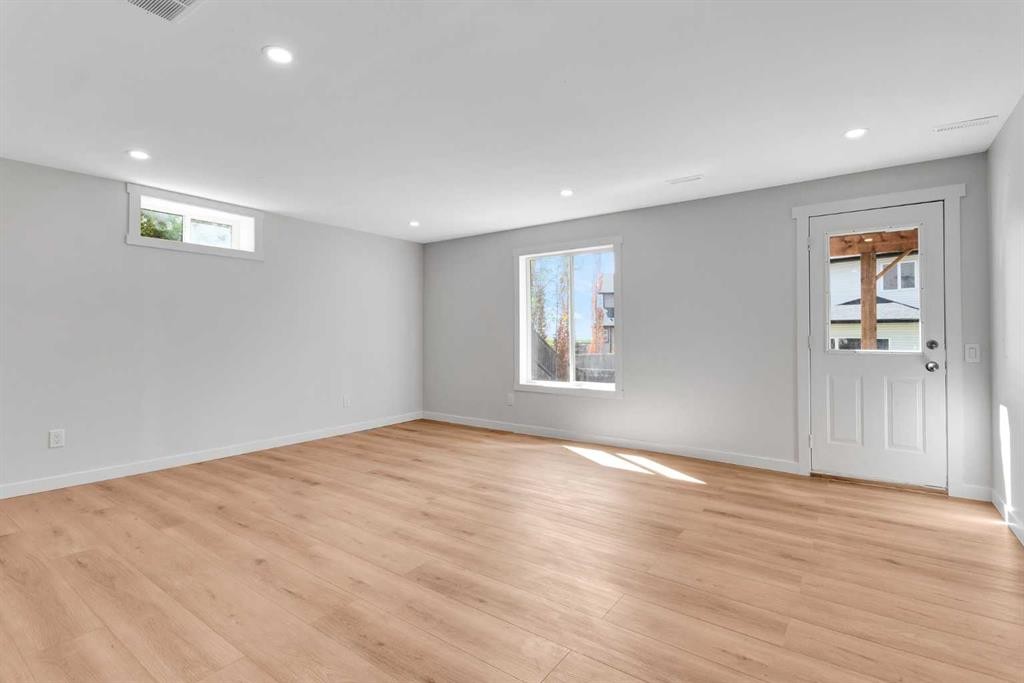 214 Royal Birch View Nw, Calgary, AB - Indoor Photo Showing Other Room