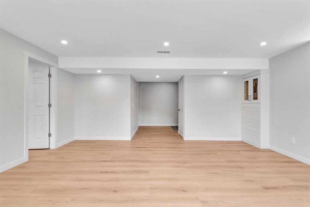 214 Royal Birch View Nw, Calgary, AB - Indoor Photo Showing Other Room