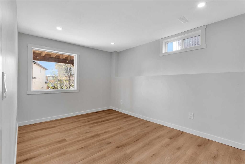214 Royal Birch View Nw, Calgary, AB - Indoor Photo Showing Other Room
