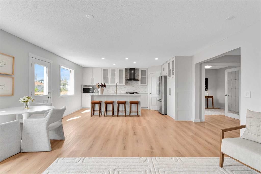 214 Royal Birch View Nw, Calgary, AB - Indoor
