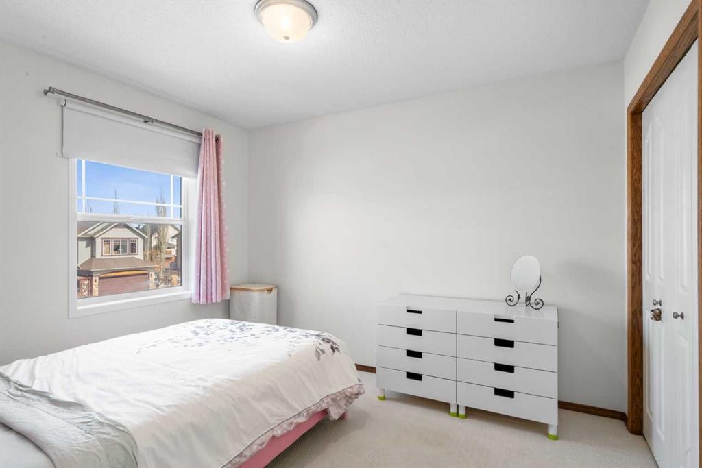 77 Cougarstone Circle Sw, Calgary, AB